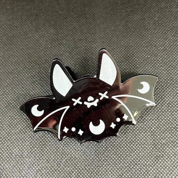 Halloween themed bat  🦇 hair clip - Picture 1 of 7